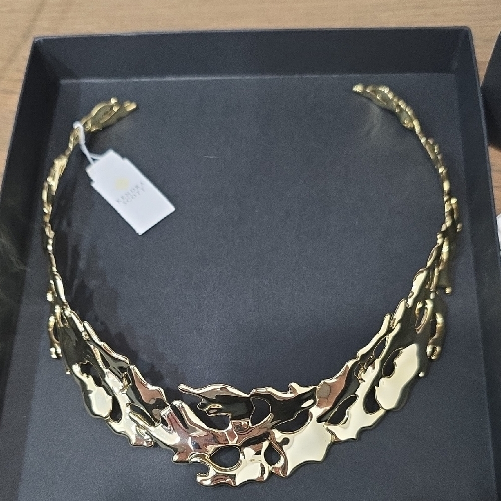 NWT Kendra Scott Gold Statement Necklace